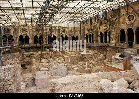 Archäologische Ausgrabungen in den Kreuzgang Garten der Kathedrale von Lissabon, Portugal Stockfoto