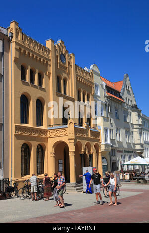 Cafés am Markt Platz, Wismar, Ostsee, Mecklenburg Western Pomerania, Deutschland, Europa Stockfoto