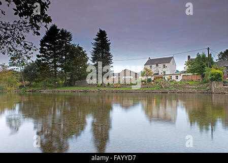 Krone Gasthaus und Hotel an Pooley Bridge, in der Nähe von Penrith, Nationalpark Lake District, Cumbria, England, Uk, Gb Stockfoto