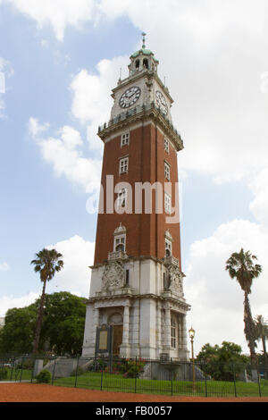 Uhrturm am Torres de Los Ingleses in Buenos Aires, Argentinien. Stockfoto