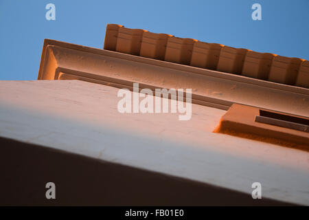 Architektonische Details auf einer modernen Villa in der Nähe von Praia De Santa Eulalia, Albufeira, Algarve, Portugal Stockfoto