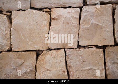 Steinmauer am Praia De Santa Eulalia, in der Nähe von Albufeira, Algarve, Portugal Stockfoto