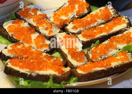 Sandwiches roter Kaviar Stockfoto