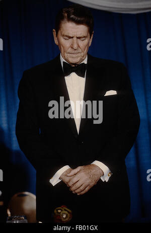 Washington DC, USA, 10. Mai 1984 Präsident Ronald Reagan besucht die jährliche Senat Fundraising Dinner im Washington Hilton Hotel. Bildnachweis: Mark Reinstein Stockfoto