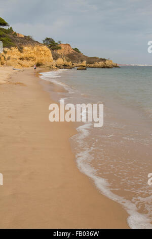 Strand von Praia De Santa Eulalia, in der Nähe von Albufeira, Algarve, Portugal Stockfoto