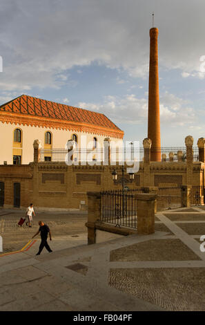 Alte Fabrik von Tabak. Heute steht ein Konferenzraum. In Cuesta de Las Kaleschen Straße. Cádiz, Andalusien, Spanien Stockfoto