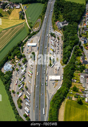 Autobahn-Service-Bereich Licht Dorf Richtung Norden und Süden auf der Autobahn A1, Fahrzeiten, bricht, LKW Parkplatz, Schwerte, Stockfoto