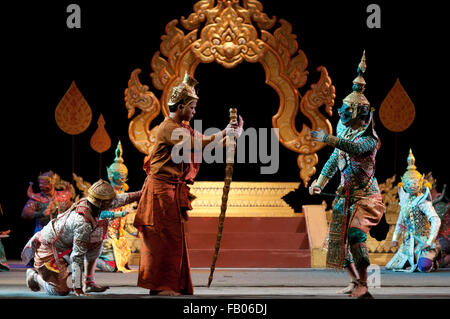 Klassische Thai Tanz-Performance im Salachalermkrung Theater in Bangkok, Thailand. Khon-Thai klassischen maskierte Tanz an der Sala Stockfoto