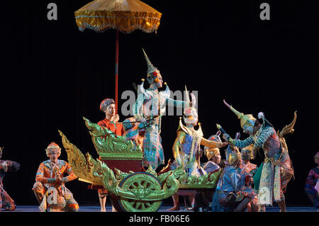 Klassische Thai Tanz-Performance im Salachalermkrung Theater in Bangkok, Thailand. Khon-Thai klassischen maskierte Tanz an der Sala Stockfoto