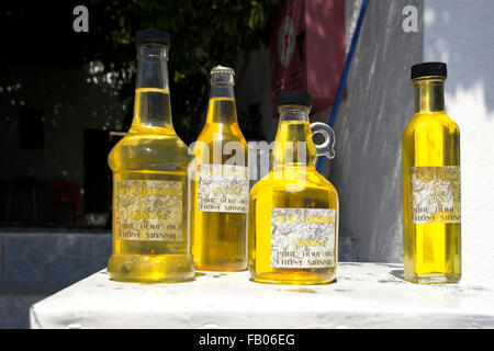 Olivenöl verkauft im Dorf Siana, Insel Rhodos, Griechenland Stockfoto