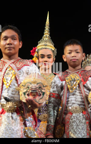 Klassische Thai Tanz-Performance im Salachalermkrung Theater in Bangkok, Thailand. Khon-Thai klassischen maskierte Tanz an der Sala Stockfoto