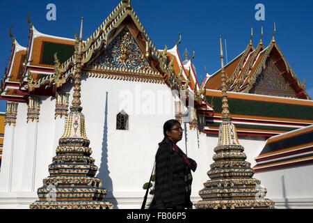 Tempel Wat Pho, Bangkok, Thailand. Wat Pho (Tempel des liegenden Buddha) oder Wat Phra Chetuphon befindet sich hinter der Te Stockfoto