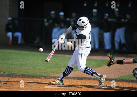 High School Teig, festen Kontakt während der regulären Saison Konferenz baseball spiel. USA. Stockfoto