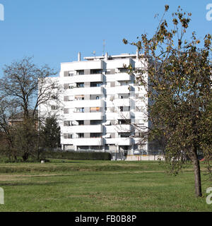 Wohnblock in der Baggio Bezirk von Milano, Italia, 2014. Stockfoto