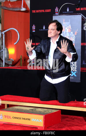 Quentin Tarantino im Rahmen einer Zeremonie wie Quentin Tarantino wird mit Hand & Fußabdrücke im TCL Chinese Theater IMAX am 5. Januar 2016 in Los Angeles, CA geehrt. Stockfoto