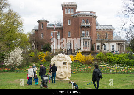 Head Skulptur Kunstwerk im Litchfield Villa Prospect Park Brooklyn NYC Stockfoto