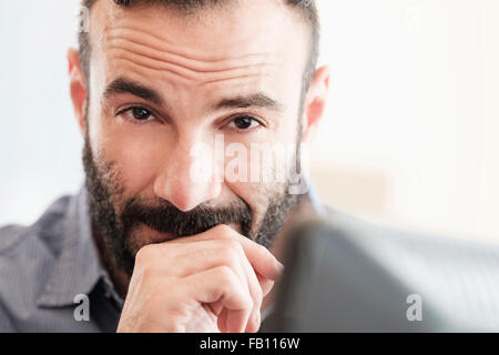 Porträt des mittleren Erwachsenenalter Mann Stockfoto