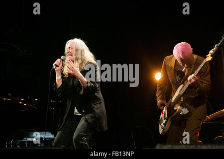 Patti Smith live im Le Trianon mit Flohmarkt als Teil des Pfads zur Veranstaltung in Paris. Stockfoto