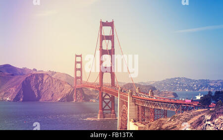 Retro stilisierte Bild von der Golden Gate Bridge in San Francisco, USA. Stockfoto
