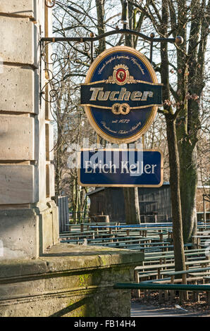 Erich Keller auf dem "Berg" in Erlangen, einem beliebten Biergarten in der Sommerzeit, Bayern, Deutschland. Stockfoto