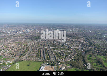 Allgemeine Luftaufnahmen über die East Midlands-Stadt von Leicester an einem sonnigen Tag Stockfoto