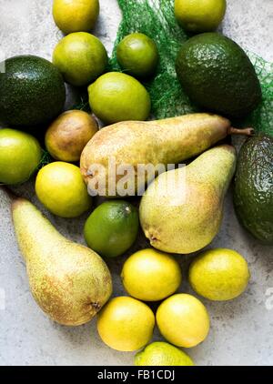 Draufsicht der gelben und grünen Farbe Früchte Stockfoto