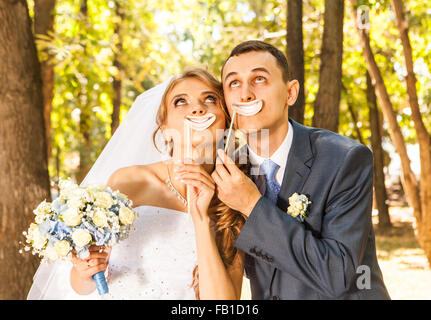 Lustige paar auf e-Sitzung. Vorbereitung für die Hochzeit potography Stockfoto