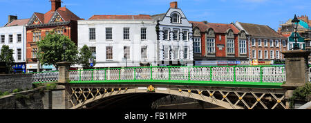 Gusseisen-Stadtbrücke oder Bridgwater Brücke Fluß Parrett, West Quay, Bridgwater Town, Somerset, England. Stockfoto