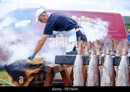 Ian R. Spink Kochen Arbroath Smokies bei Moy Highland Games in Schottland. Stockfoto