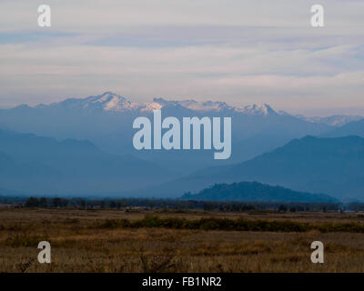 Die malerische Landschaft von Mandalay und seinen schneebedeckten Bergen, nördlichen Myanmar Stockfoto