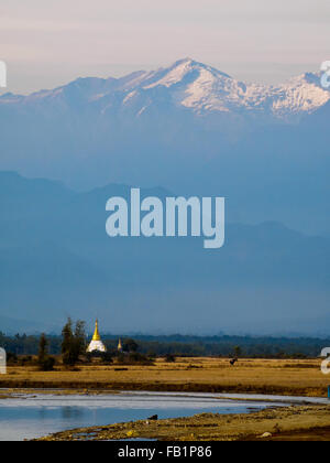 Die malerische Landschaft von Mandalay und seinen schneebedeckten Bergen, nördlichen Myanmar Stockfoto