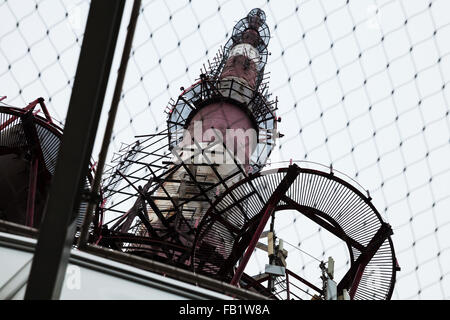 Tallinn City Fernsehturm, Fragment des oberen Teils Stockfoto