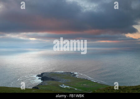 Blick vom Geokaun Berg auf Valentia Island, Ring of Kerry, Iveragh-Halbinsel, Co. Kerry, Irland Stockfoto