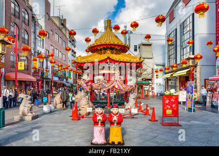 Chinatown Bezirk von Kobe am Ring und Pavillon. Es ist eine der drei ausgewiesenen Chinatowns in Japan. Stockfoto