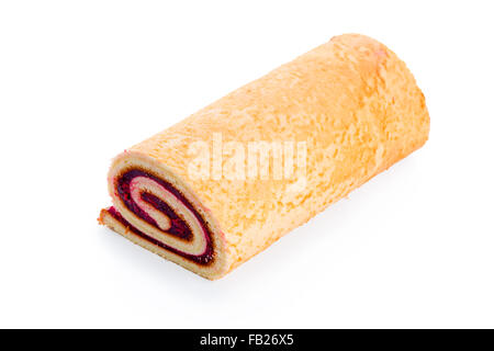 Roll mit Gelee Kirschen ist isoliert auf weißem Hintergrund, Nahaufnahme Stockfoto