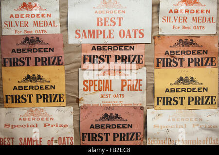 Alten Landwirtschaft Preis Zertifikate an das Museum of Farming Life bei Pitmedden Garden - in der Nähe von Ellon Aberdeenshire, Schottland. Stockfoto