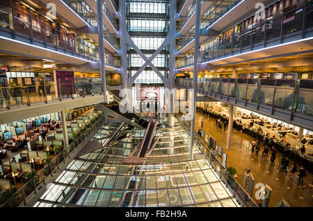 Die HSBC-Hauptsitz in Mittel-, gestaltet von Norman Foster, Hong Kong, China. Stockfoto