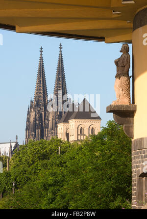 Köln, Blick von der Bastei Auf St. Kunibert Und Dom Stockfoto