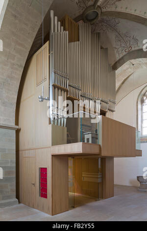 Schwerte, Kirche St. Viktor, Innenbereich Mit Neuer Orgel Stockfoto