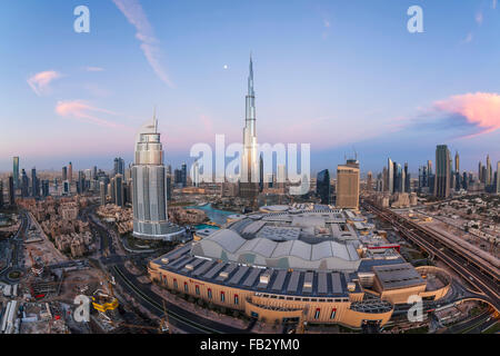 Vereinigte Arabische Emirate, Dubai, Burj Khalifa, erhöhten Blick auf die Dubai Mall Stockfoto