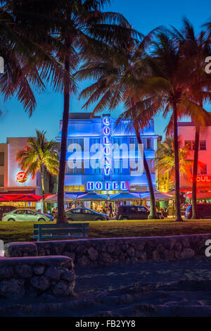 Art Deco-Viertel bei Nacht, Ocean Drive, South Beach, Miami Beach, Miami, Florida, USA Stockfoto