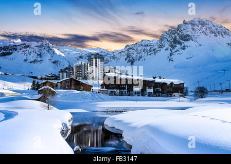 Nachtstück und Ski resort in den französischen Alpen, Tignes, Frankreich Stockfoto