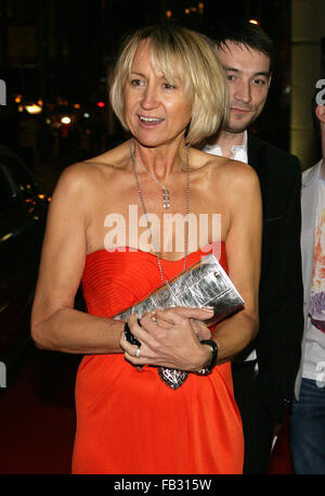 Carol McGiffin kommt für das Schicksal Awards Belfasts Europa Hotel, Freitag, 26. März 2010, Nordirland. Stockfoto