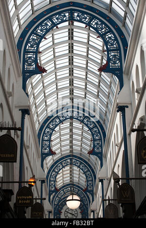 Decke von Thornton es Arcade, Briggate, Leeds, West Yorkshire, England, Vereinigtes Königreich. Stockfoto