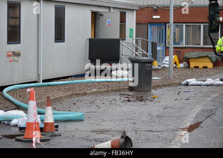 Dundee, Tayside, Scotland, UK, 8. Januar 2016 am Tag nach schweren Überschwemmungen in Dundee Energierecycling begrenzt vierziger Straße. Bildnachweis: Liam Richardson/Alamy Live News Stockfoto