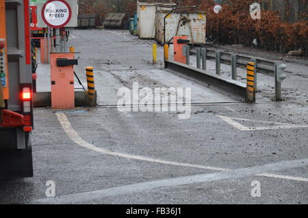 Dundee, Tayside, Scotland, UK, 8. Januar 2016 am Tag nach schweren Überschwemmungen in Dundee Energierecycling begrenzt vierziger Straße. Bildnachweis: Liam Richardson/Alamy Live News Stockfoto