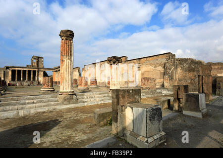 Der Tempel des Jupiter, Pompeji, die römische Stadt begraben in der Lava in der Nähe von Naples Stadt, UNESCO World Heritage Liste 1997, Kampanien Stockfoto