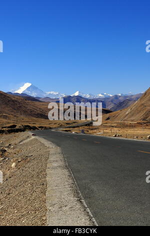 L.to R. Lhotse 8516ms. Chomolungma-Heilige Mutter-Everest 8844 Frau Nuptse W.Peak 7861 Frau Changtse N.Peak 7543 Frau Khumbutse 6665 m Stockfoto