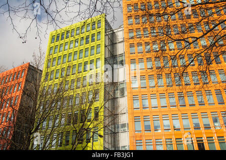 Bunte neue Bürogebäude, die Entwicklung von Renzo Piano im Zentrum von London, WC2, St Giles Circus, England Stockfoto