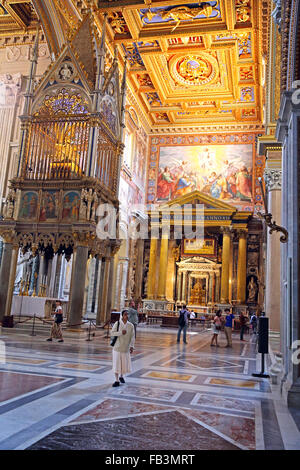 Innenraum der Basilika von Saint John Lateran-Rom Stockfoto